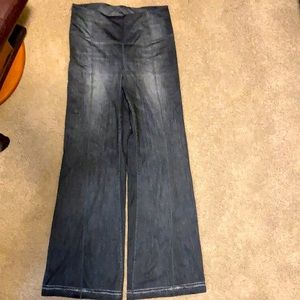 Lucy flare "distressed" jeggings